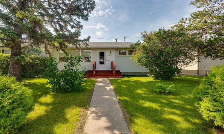 5958 West Park Crescent Crescent N