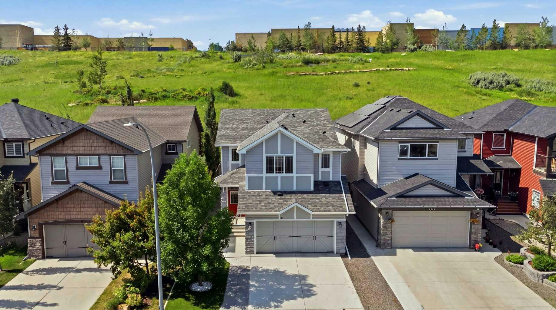 80 Sherwood Crescent NW, Calgary, AB, T3R 0G2