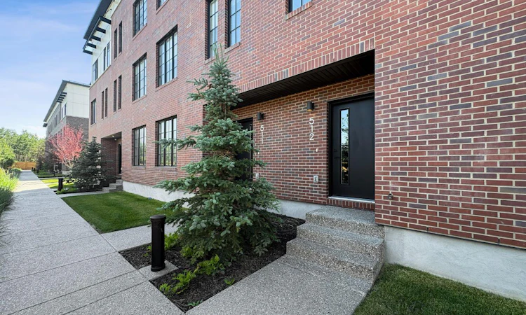 512-8155 8 Avenue SW