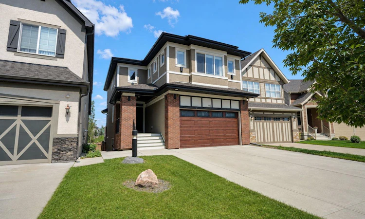 92 Masters Court SE