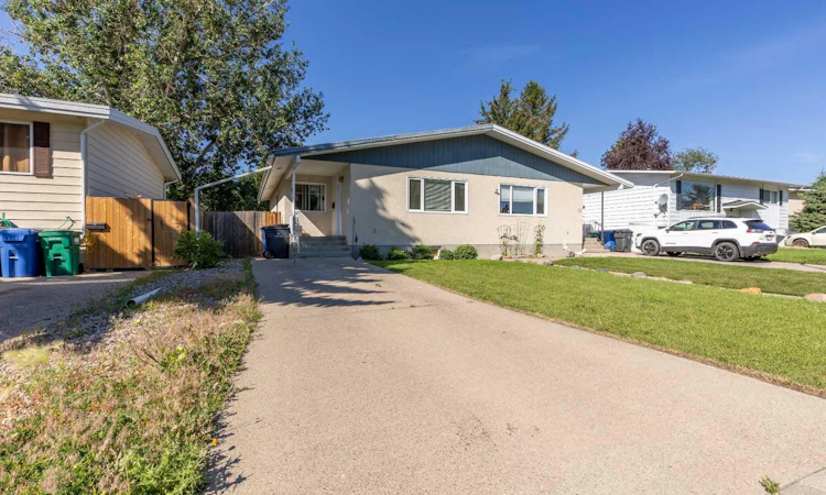 27 Laval Boulevard W