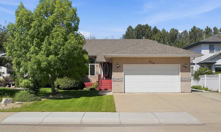 219 Lampard Crescent