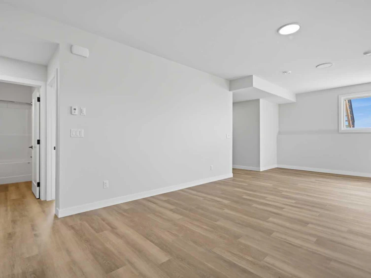46 Tagish Avenue, Red Deer, AB, T4P 0Y7 - 44