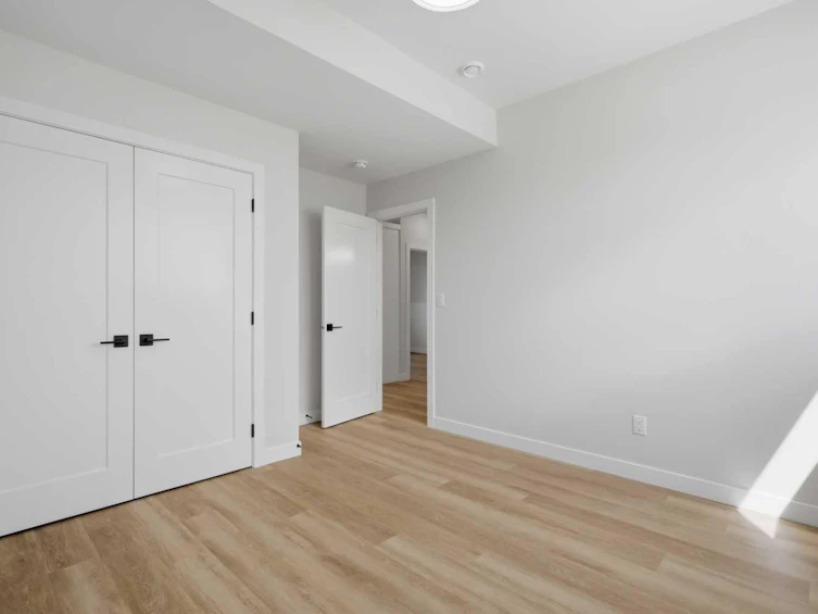 46 Tagish Avenue, Red Deer, AB, T4P 0Y7 - 43