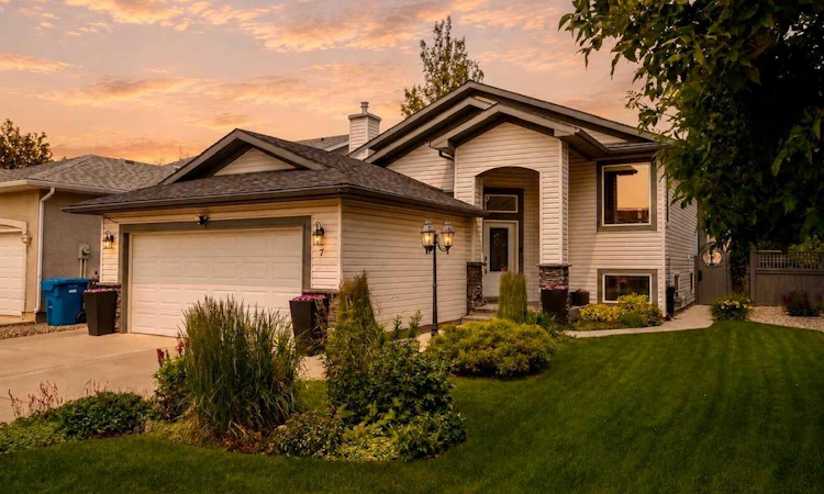 7 Kodiak Boulevard N