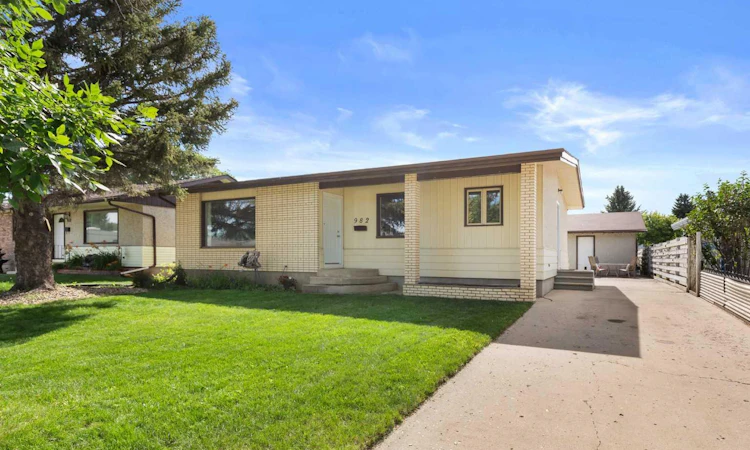 982 Stewart Drive NW