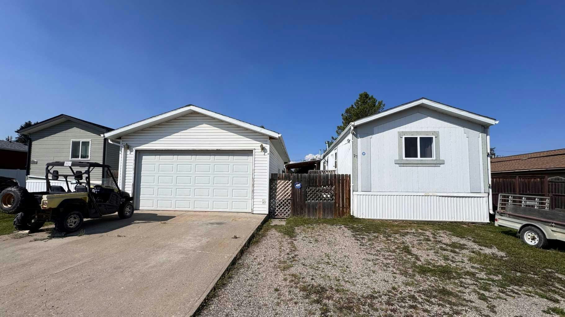 27-5211 55 Avenue, Rocky Mountain House, AB, T4T 1M8