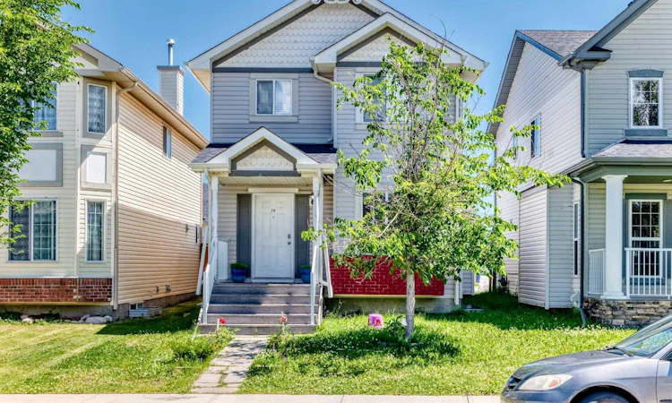 24 Taralake Road NE