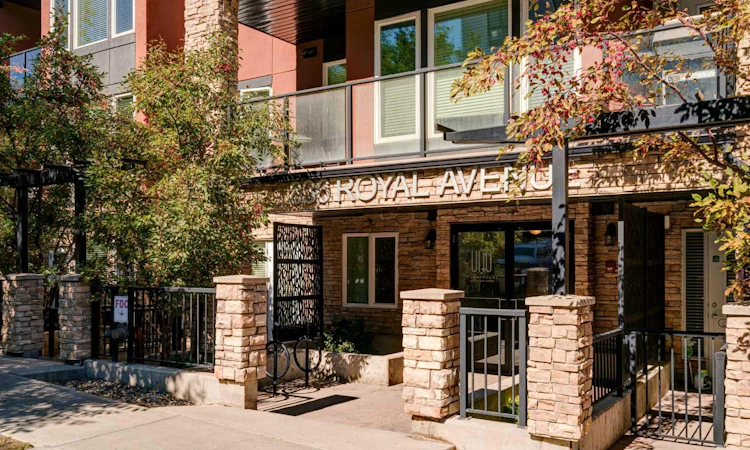 404-836 Royal Avenue SW