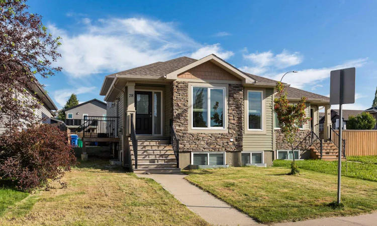 78 Sunridge Boulevard W