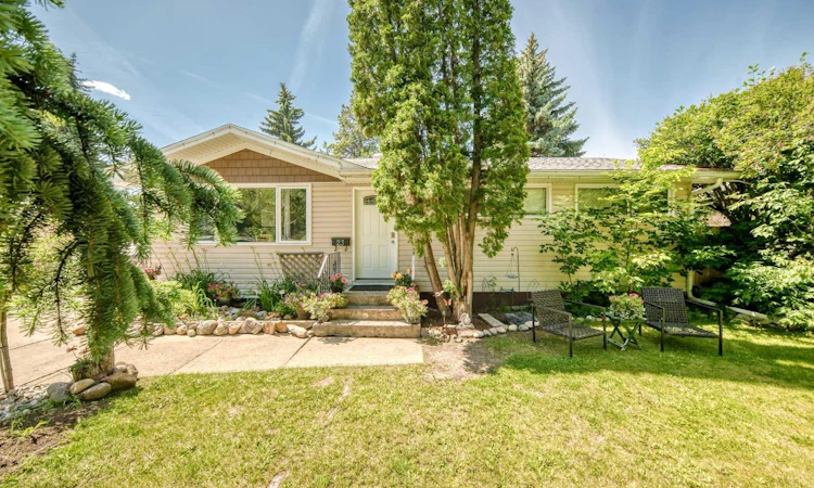 23 Spruce Crescent