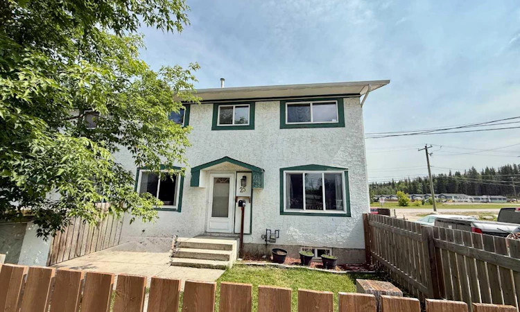 25-110 Tamarack Avenue