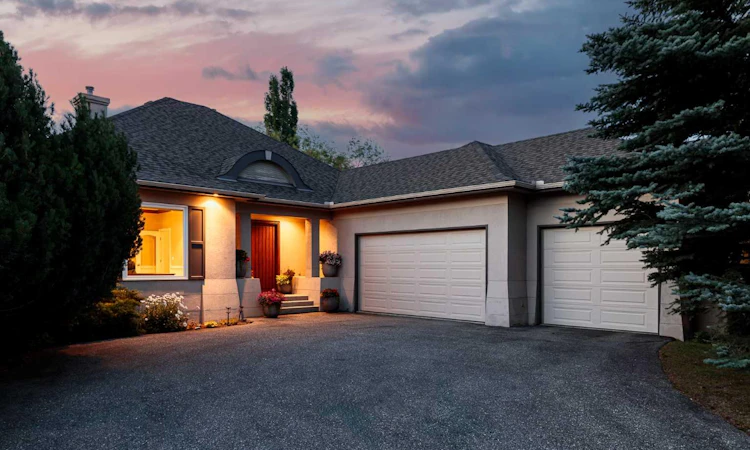33 Ridge Pointe Drive