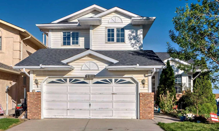183 Christie Park Hill SW