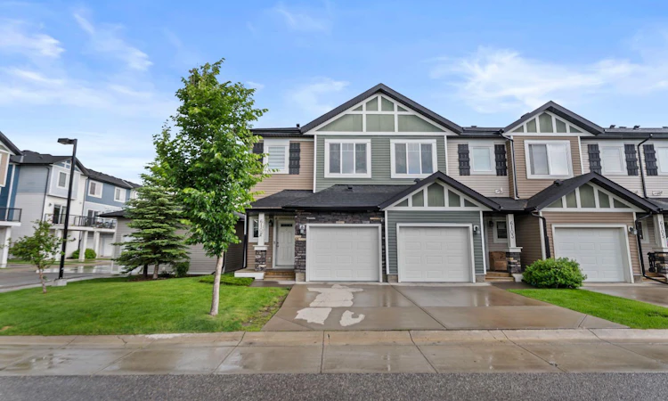 333 Taralake Way NE
