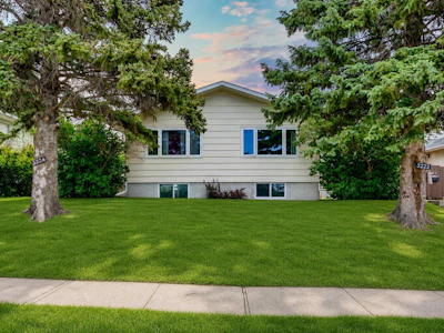 3224 14 Street NW - 2
