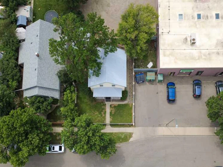 1312 4 Avenue N, Lethbridge, AB, T1H 0L2 - 35