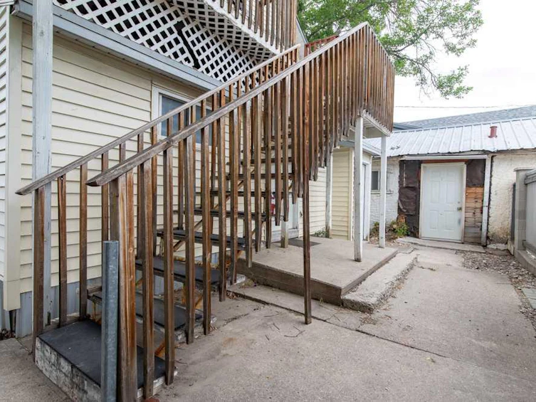 1312 4 Avenue N, Lethbridge, AB, T1H 0L2 - 21