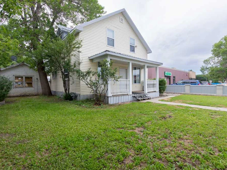 1312 4 Avenue N, Lethbridge, AB, T1H 0L2 - 3