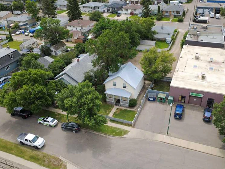 1312 4 Avenue N, Lethbridge, AB, T1H 0L2 - 33