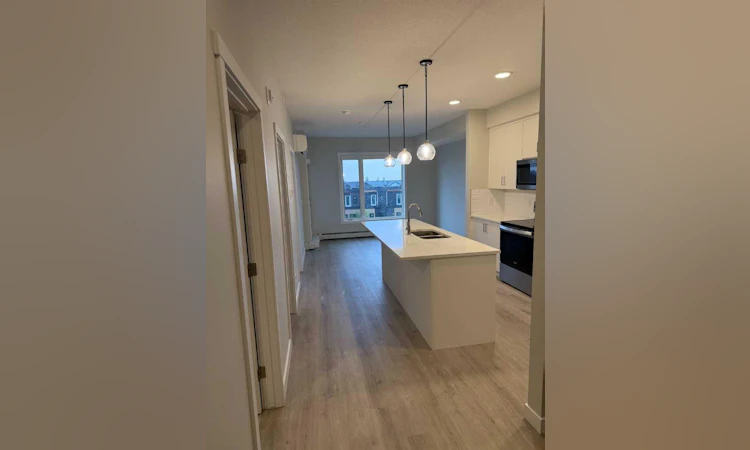 308-660 Shawnee Square SW