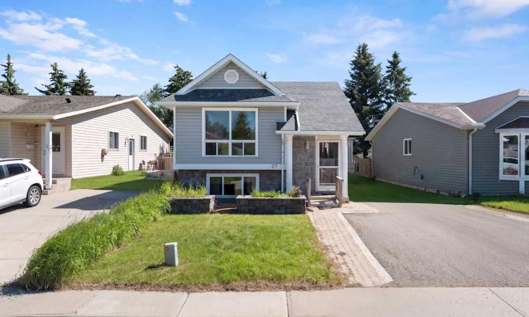 27 Elk Hill SE