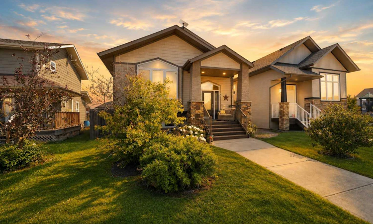 84 Mackenzie Crescent