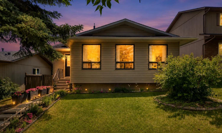 11 Bedford Drive NE