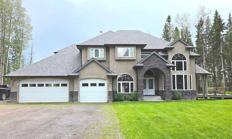 541 Clearwater Estates Crescent