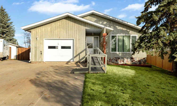 6 Woodland Close