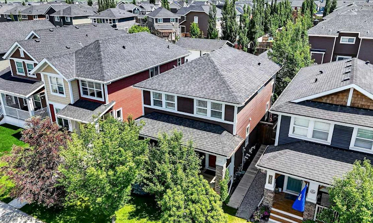 199 River Heights Crescent