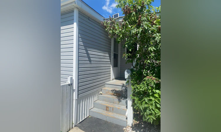 818-6834 59 Avenue