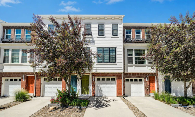 515 Nolanfield Villas NW