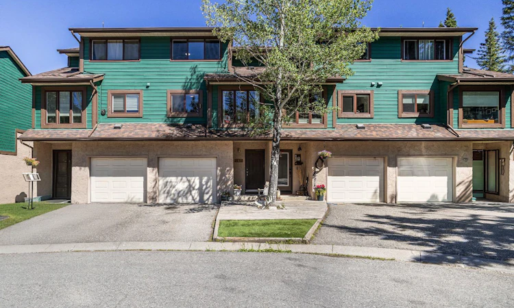 246 Kluane Drive