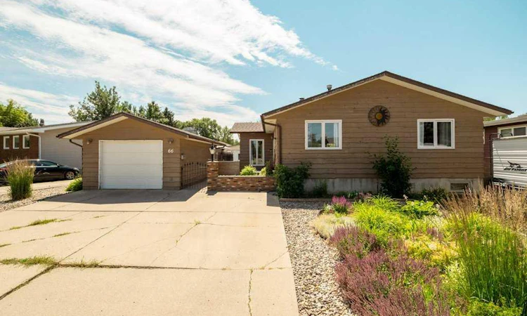66 Pheasant Road N