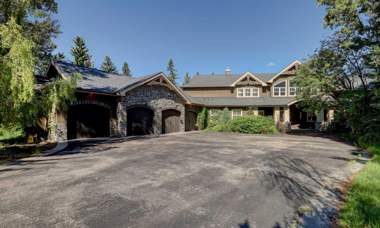 16 Pinehurst Drive
