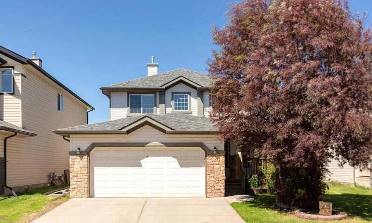 225 West Lakeview Drive