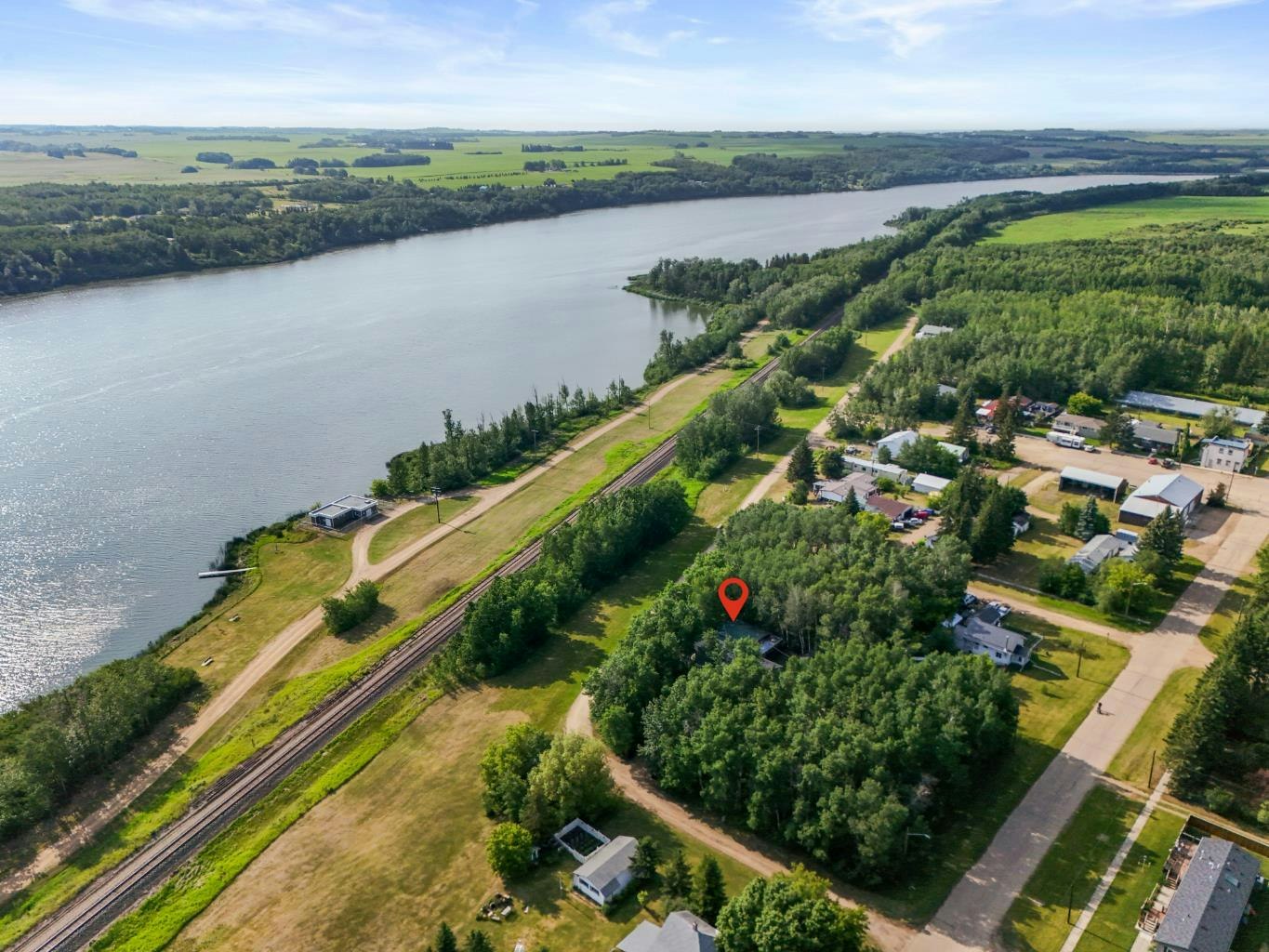 310 Beaver Street, Ferintosh, AB, T0B 1M0