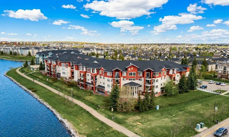201-162 Country Village Circle NE