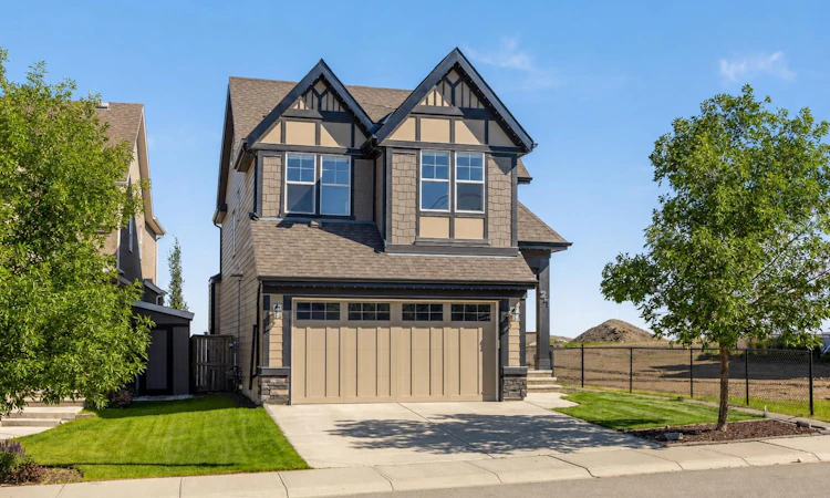 27 Mahogany Crescent SE
