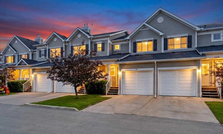 76 Country Village Lane NE