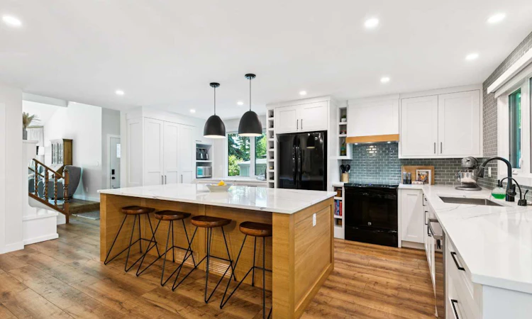 272 Woodfield Road SW