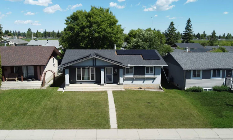 136 Maitland Drive NE