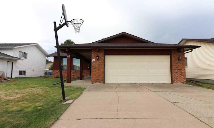 89 East Glen Drive SE