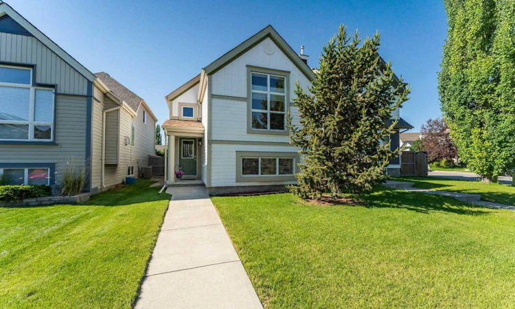 71 Copperfield Rise SE