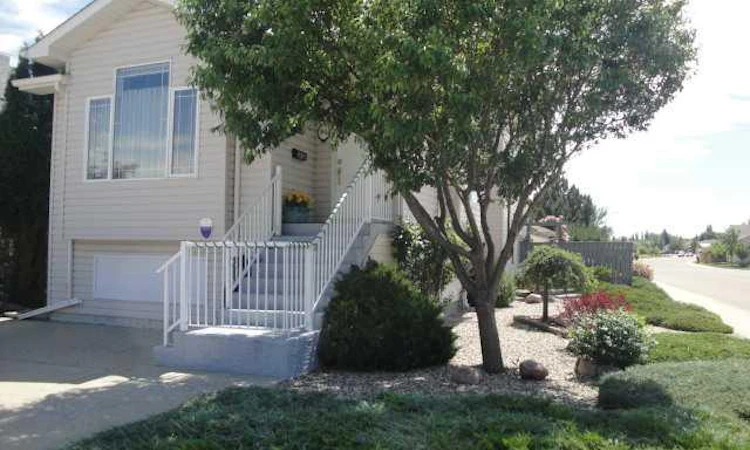94 Heritage Lane W