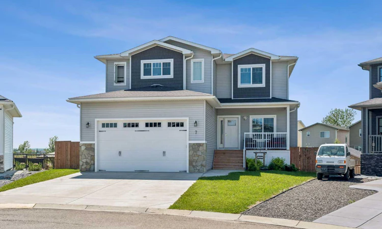 7 Bishop Circle