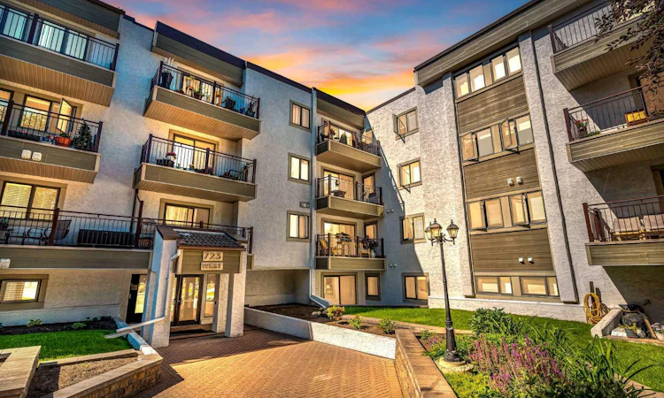 428-723 57 Avenue SW