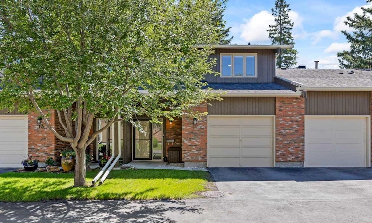 12-10001 Brookpark Boulevard SW