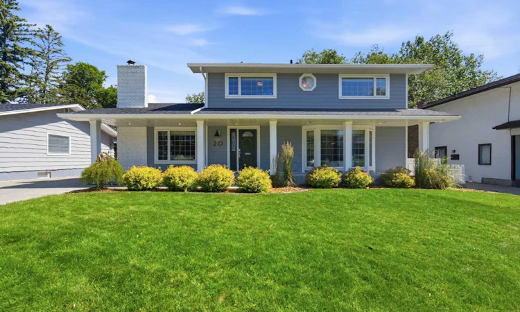 20 Mapleglade Close SE